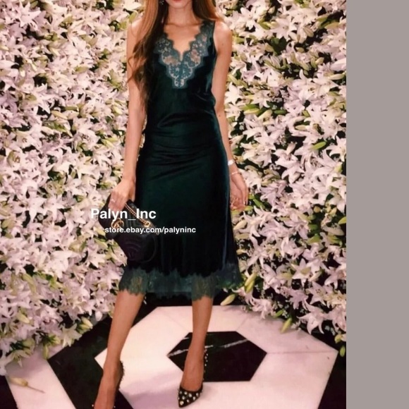 ❤️NWT ZARA DARK GREEN LONG VELVET DRESS WITH LACE - Picture 3 of 11